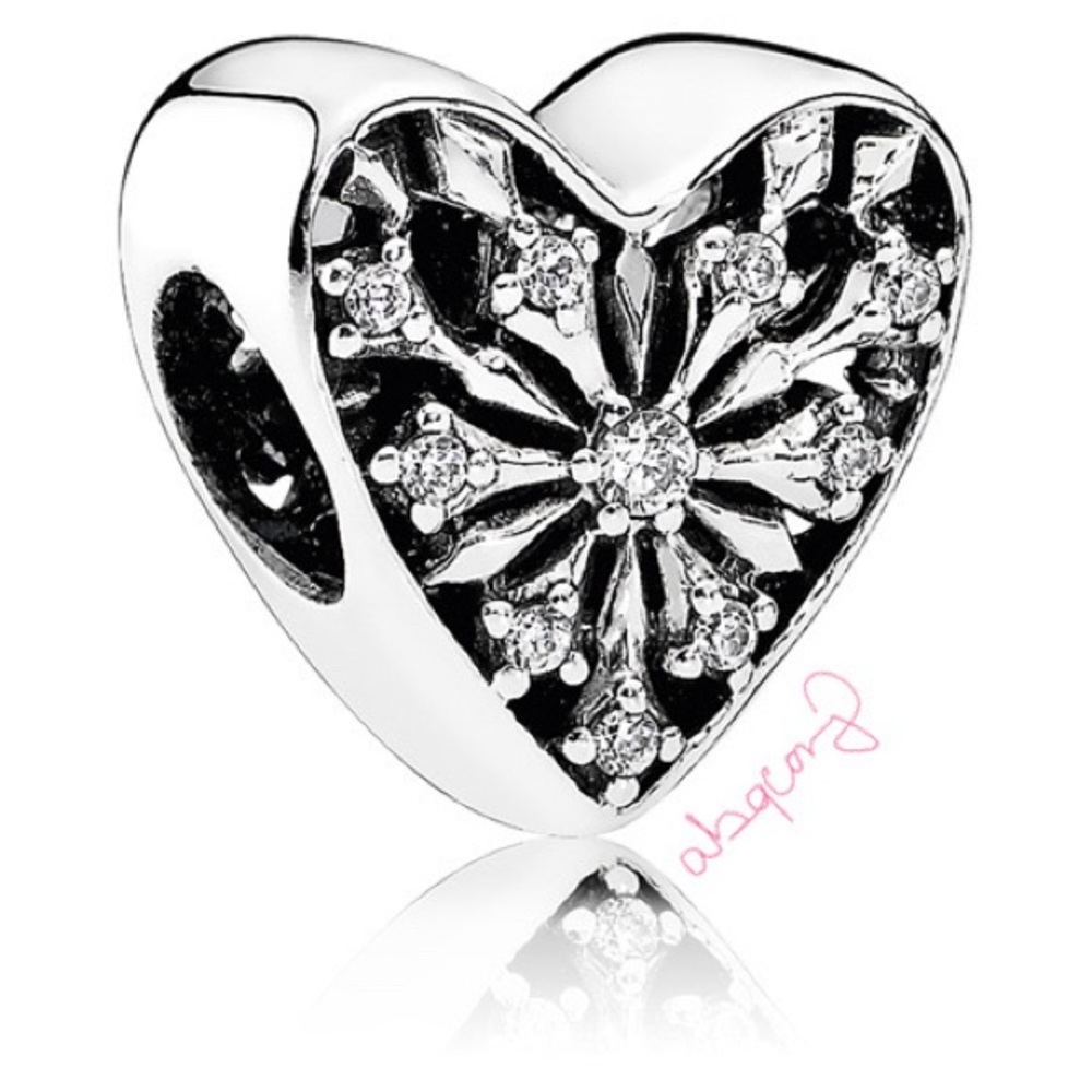 EUC Pandora 791996CZ Sterling Silver Heart of Winter Snowflake Charm w/ CZ’s